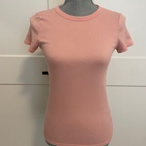 Uniqlo Ribbed Pink Short Sleeve Tee